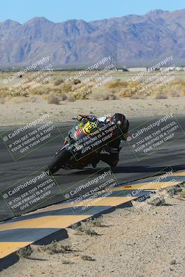 media/Jan-10-2025-CVMA Friday Practice (Fri) [[489e0da257]]/Group 4 and Trackday/Session 2 (Turn 4 Inside)/